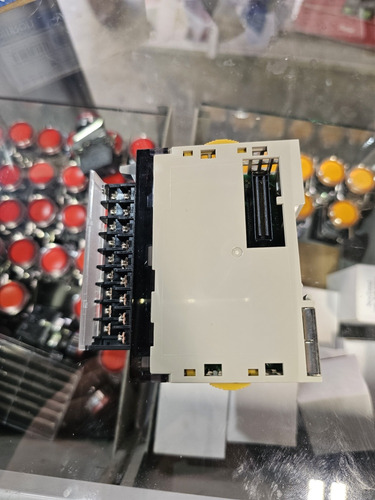 Módulo De E/s Omron Cj1w-id211