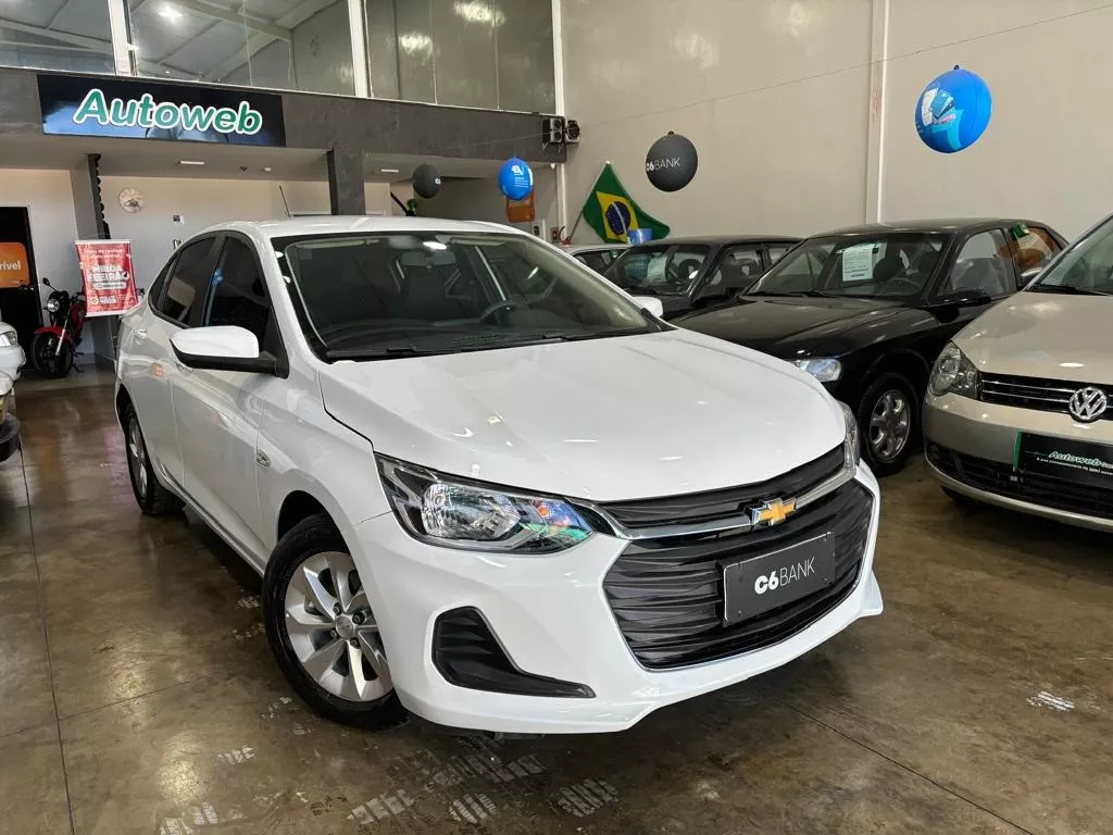 Chevrolet Onix plus 1.0 Lt 4p