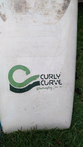 Imagem 2 de 9 de Prancha De Windsurf Antiga Curly Curve
