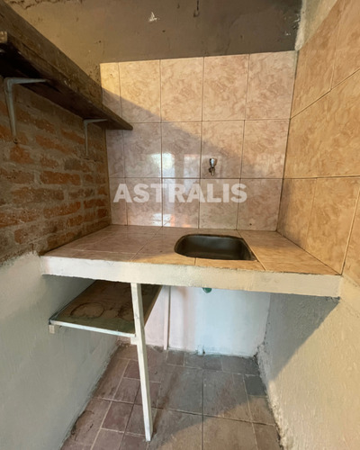 Alquiler Casa 1 Dormitorio En Barrio Cerro