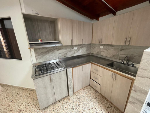 Imagen 2 de 14 de Casa Parque Copacabana Antioquia, 3 Habitaciones, 2 Baños, Balcon