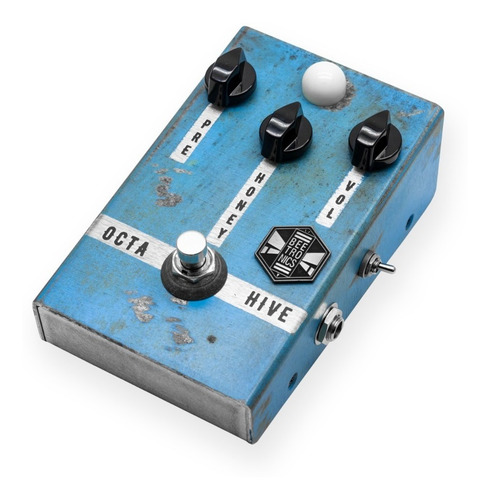 Imagem 2 de 5 de Pedal Octahive Beetronics High Octave Fuzz