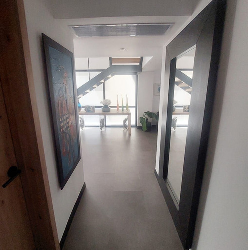 Moderno Y Hermoso Apartamento Remodelado Tipo Loft En Venta En Calle Tranquila De Naco