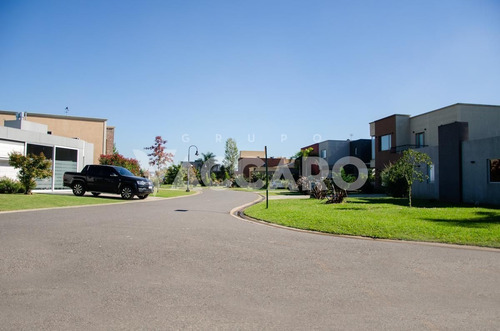 Imagen 25 de 30 de Casa En Venta En Barrio Cerrado Moreno