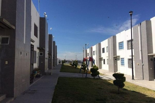 Casa En Venta En Anillo Vial 3 Ote. #12, Condominio Hacienda Marbella, Saldarriaga, Qro.- Inversión A Corto Plazo (ra)