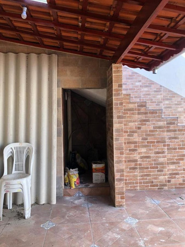 Casa Com 02 Dormitórios E Uma Edicula Pronta Pra Financiar