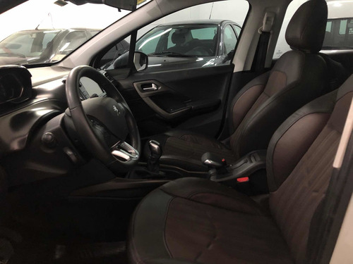 Peugeot 2008 1.6 Feline 2016