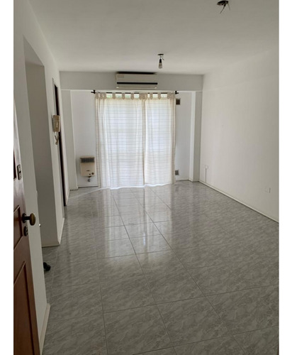 Departamento 2 Ambientes Muy Amplio