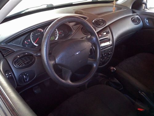 Imagem 2 de 7 de Ford Focus Hatch 1.6 Gl 8v Flex 4p Manual
