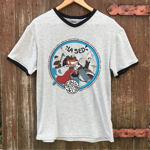 comprar Remeras La Triple Nelson \u002F Gris \u002F Puños Y Cuello Negro
