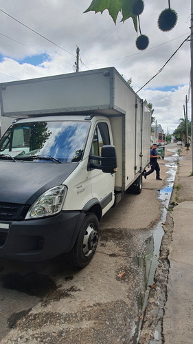 Camión Iveco Caja Mudancera Semitermica De Fibra