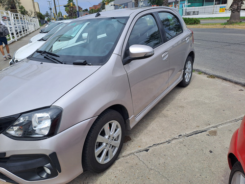 Toyota Etios 1.5 xls 6m/t 5p