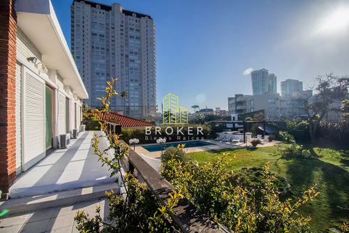 Venta De Casa 4 Dormitorio Con Piscina Climatizada Playa Mansa. . Punta Del Este, Uruguay.