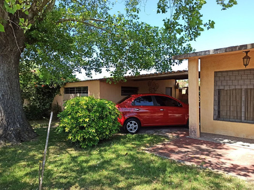 Casa 3 Dormitorios, 1 Baño, A 2 De Rbla, Barra Carrasco