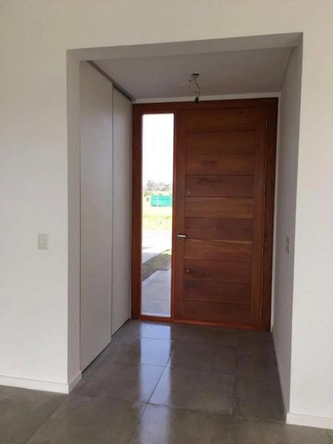 Imagen 5 de 17 de Casa En Venta En Barrio San Sebastian 4 Ambientes A Estrenar | Luis Tagle Al B1600