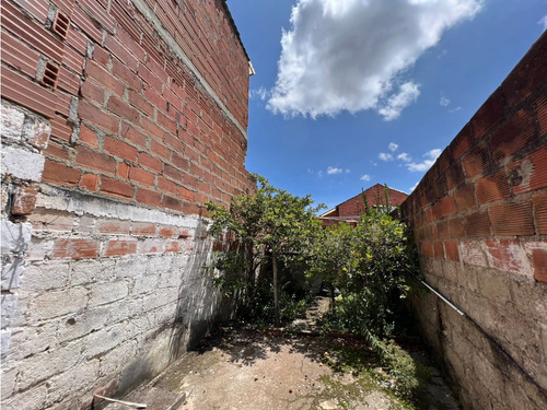 Casa Para La Venta, Ideal Para Construir Un Nuevo Proyecto.