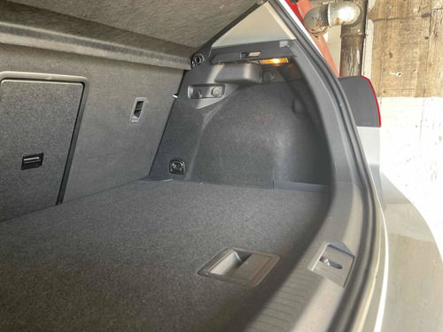 Imagen 10 de 20 de Volkswagen Golf 2016 1.6 Trendline