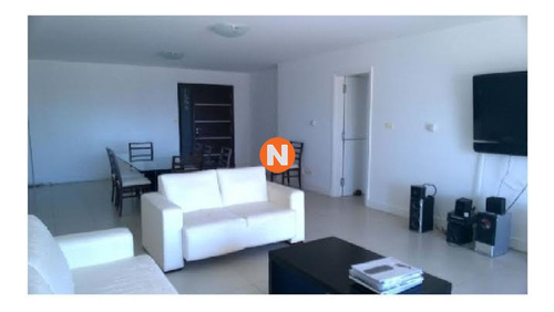 Apartamento En Venta, Brava, Punta Del Este, 3 Dormitorios.