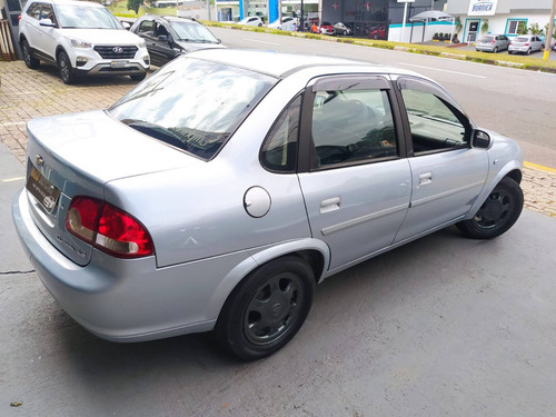 Imagem 4 de 10 de Chevrolet Classic 1.0 Mpfi Ls 8v Flex 4p Manual
