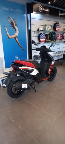 Imagen 2 de 12 de Aprilia Sr 160