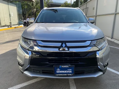 Mitsubishi Outlander 2.4 Se Cvt