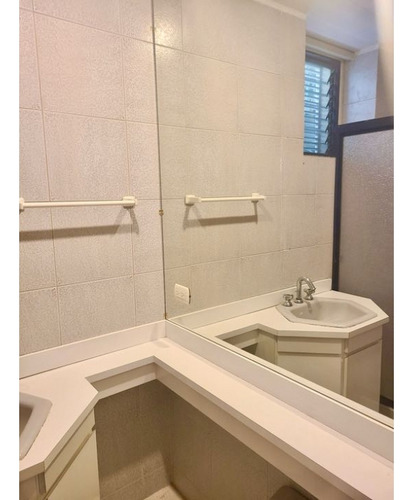 Apartamento En Alquiler Ubicado En Altamira, Chacao - Caracas