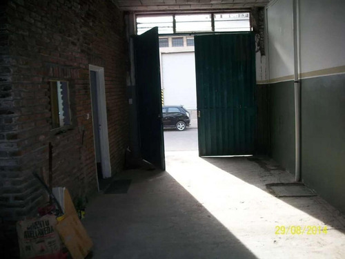Imagen 4 de 15 de Galpón 200 M2 - La Tablada - Entrada De Camión