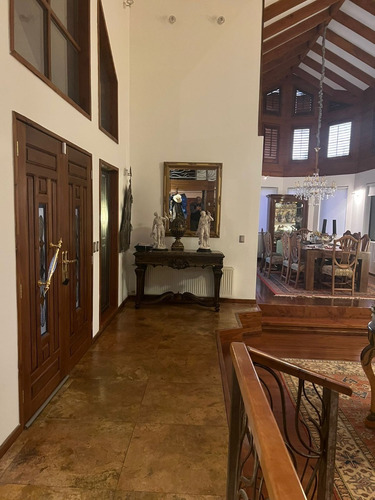 Imagen 20 de 27 de Espectacular Casa Con Diseño Paisajístico De Primer Nivel