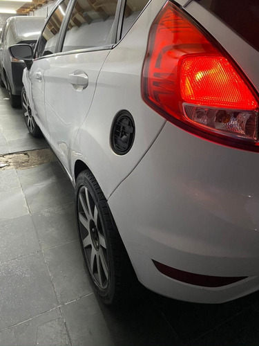Ford Fiesta 1.5 Hatch S (financiado R$ 22.000,00)