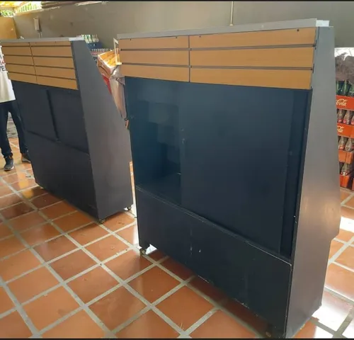 Muebles Exhibidores En Madera (Usado)
