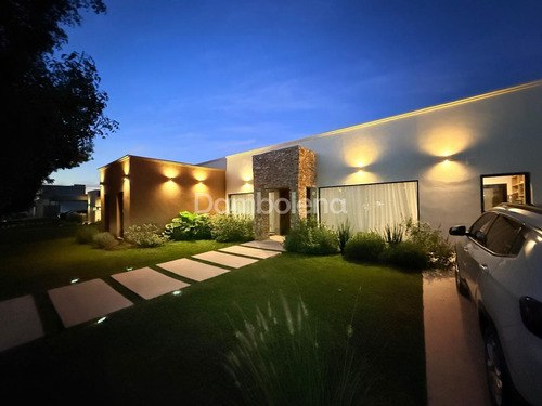 Casa En Venta En La Concepcion, Luján