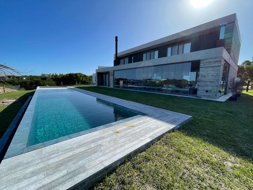 Casa Costa Esmeralda R1 5 Dormitorios !