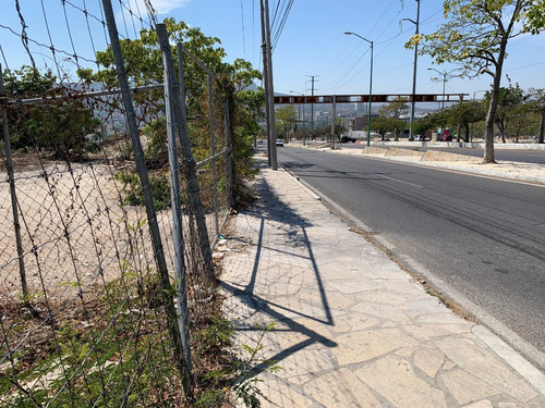 Se Renta Terreno En Libramiento Norte Poniente Junto A Oxxo.