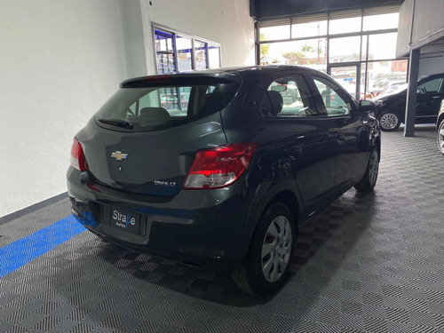 Imagen 6 de 16 de Chevrolet Onix 2016 1.4 Lt Mt 98cv