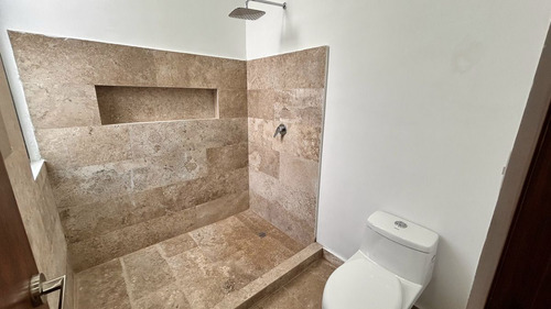 Villa Con Alberca, En Privada Residencial En Venta En Temozón Norte, Mérida