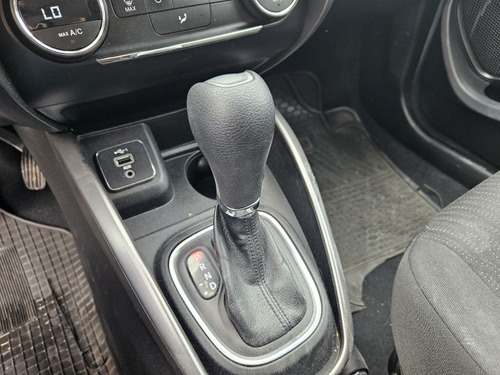 Fiat Cronos CRONOS DRIVE 1.8 AT