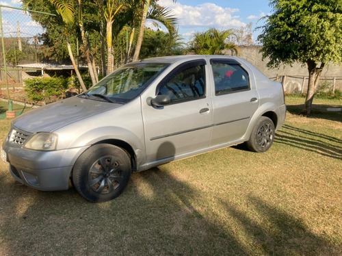 Imagem 3 de 8 de Renault Logan