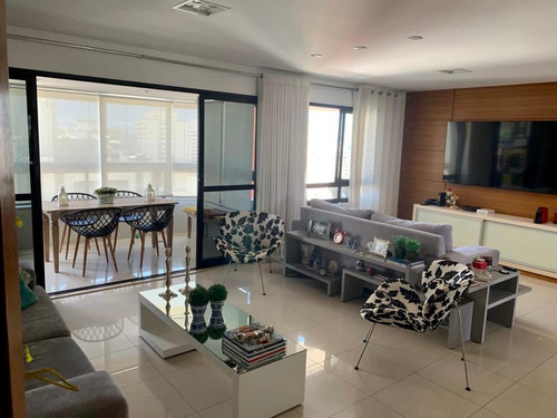 Imagem 1 de 14 de 4 Quartos Sendo 3 Suítes, 2 Varandas, Piscina, 3 Garagens