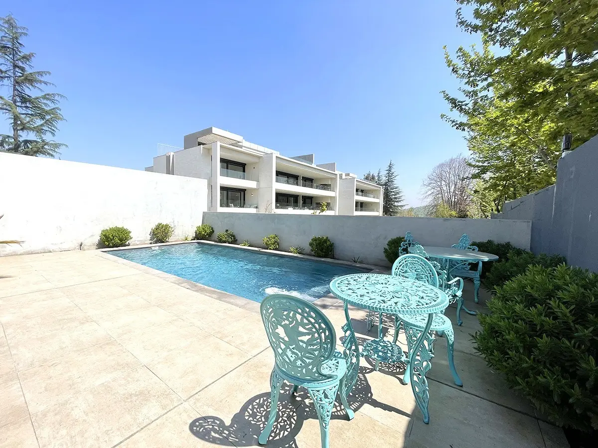 Imagen 3 de 21 de Se Vende Dpto. De Lujo Con Jardin De 500m2 Y Piscina Privada