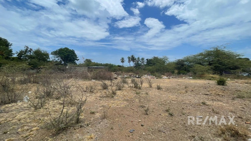 Terreno En Venta, Sector La Guardia, Díaz, Isla De Margarita.