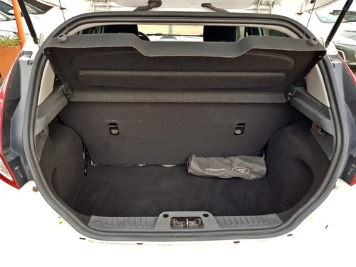 Imagen 8 de 15 de Ford Fiesta S 2015