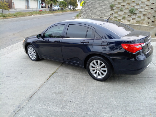 Chrysler 200