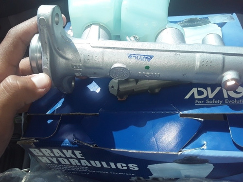 Bomba De Freno 2 Huecos Toyota Prado Original Aisin