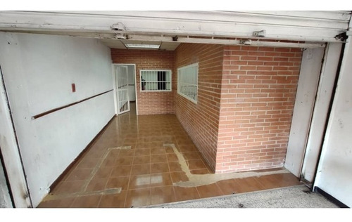 Imagen 4 de 8 de Local En Venta Los Cortijos Century 21 Plaza Francia 04125033903 Ml