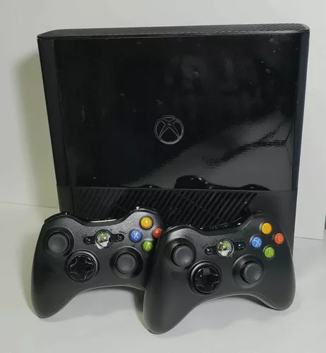 Xbox 360 Super Slim 4g modelo 2015 e 2016 com 2 controle e 1 jogo