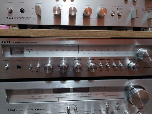 Imagen 2 de 2 de Sintoamplificador Akai 1125