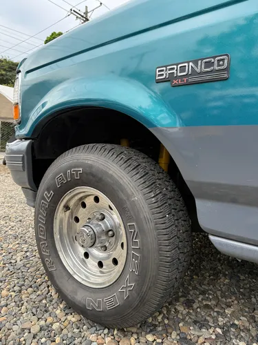 Ford Bronco 5.0 Xlt