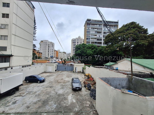 Estupendo Edificio Comercial En Venta Mls 24-27845 Sabana Grande