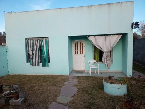 Casa En Venta - 2 Dormitorios 1 Baño - 80mts2 - Tapalque