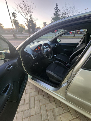 Peugeot 207 2.0 Sedan Xt Hdi
